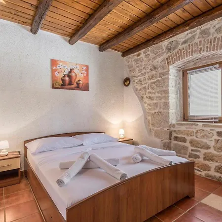 Vikendica Ferienhaus Luan *